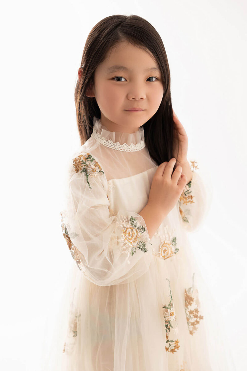 children photography kids photo 1 girl portrait in white dress