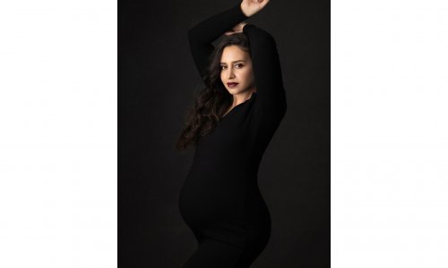 Black dress on maternity Photoshoot in Sydney