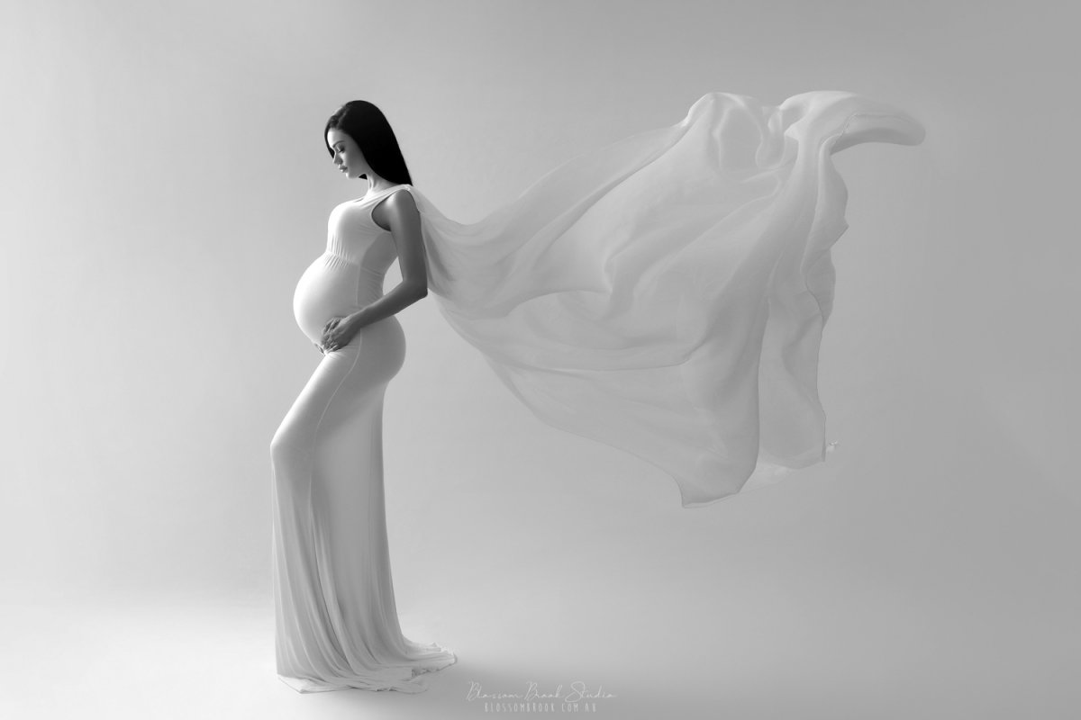 maternity photography in Sydney white dress artistic black and white