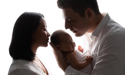 newborn with parent photoshoot in sydney