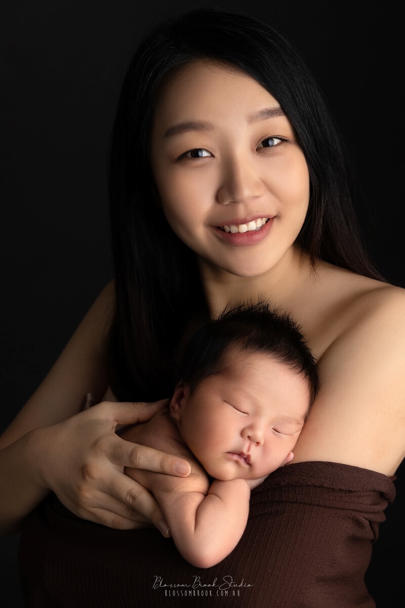 newborn studio sydney mum and baby
