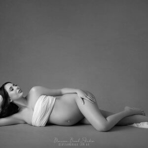 pregnancy photo nude lying sydney