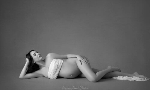 pregnancy photo nude lying sydney