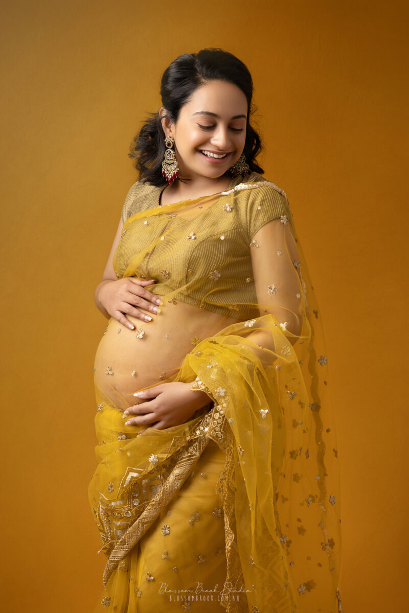 https://blossombrook.com.au/wp-content/uploads/saree-maternity-shoot-IMG_7742-4218P2-800x1200.jpg